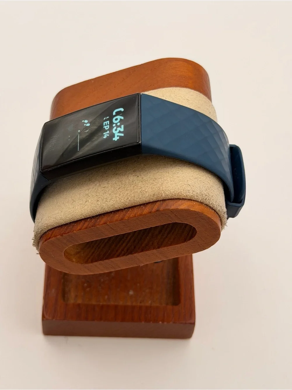 Fitbit Charge 4, Charger included, Black/blue, very good, tested, smartwatch